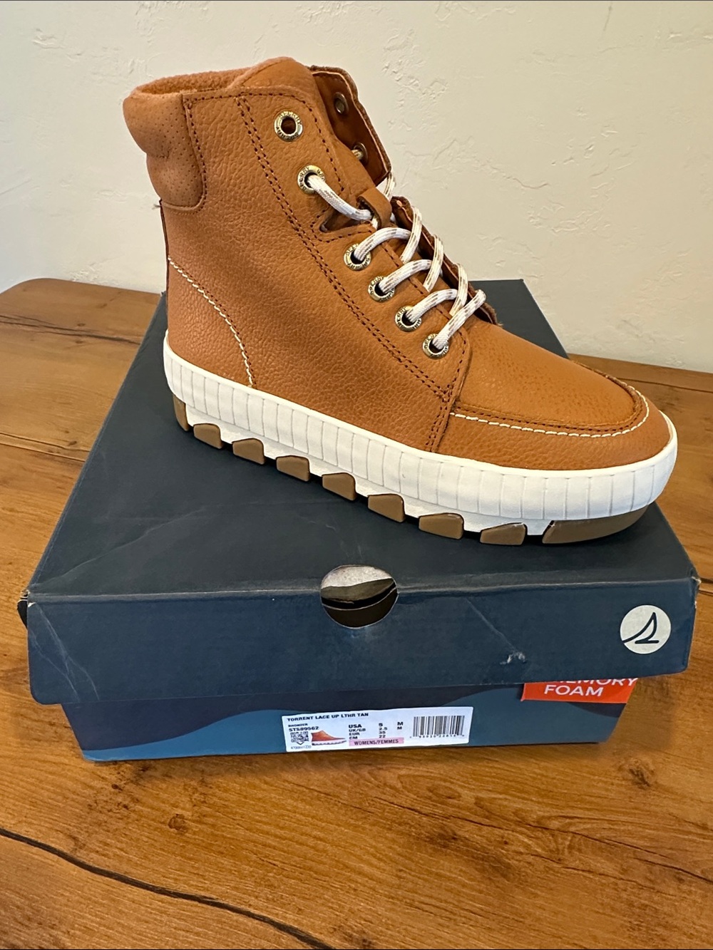 Women's Lace-Up High-Top Boots in Tan
